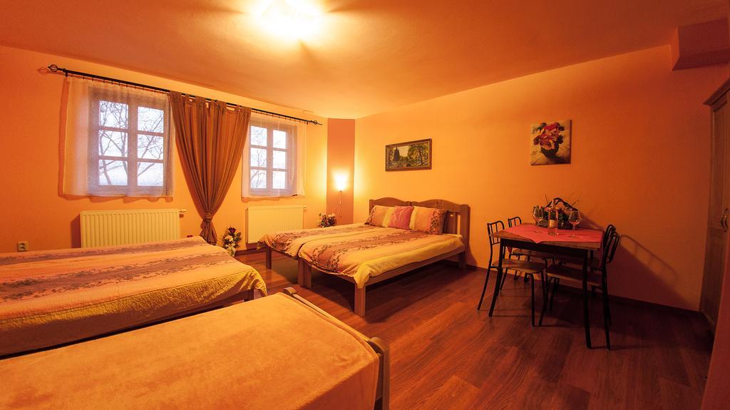 Penzion Zatisi Mikulov Oda fotoğraf