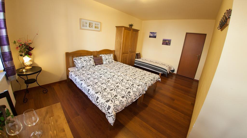 Penzion Zatisi Mikulov Oda fotoğraf